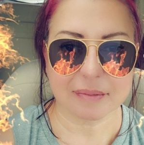 Meet your Posher, Camille